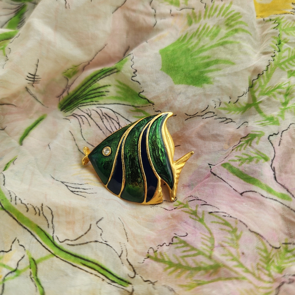 Source Unknown Green and Gold Vintage Fish Brooch